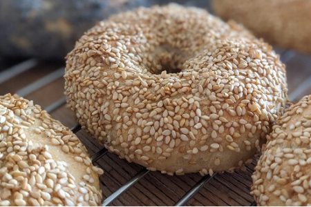 How To Toast A Bagel In The Microwave? How About Frozen One?