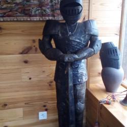  chevalier dans accueil auberge
